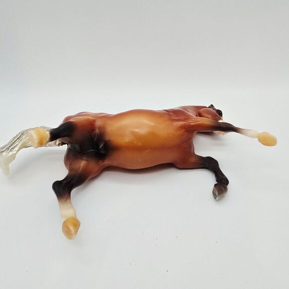 Breyer Classic Fighting Stallion Silver Bay - Picture 8 of 12